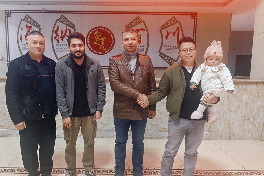 Fotografie de grup cu invitații